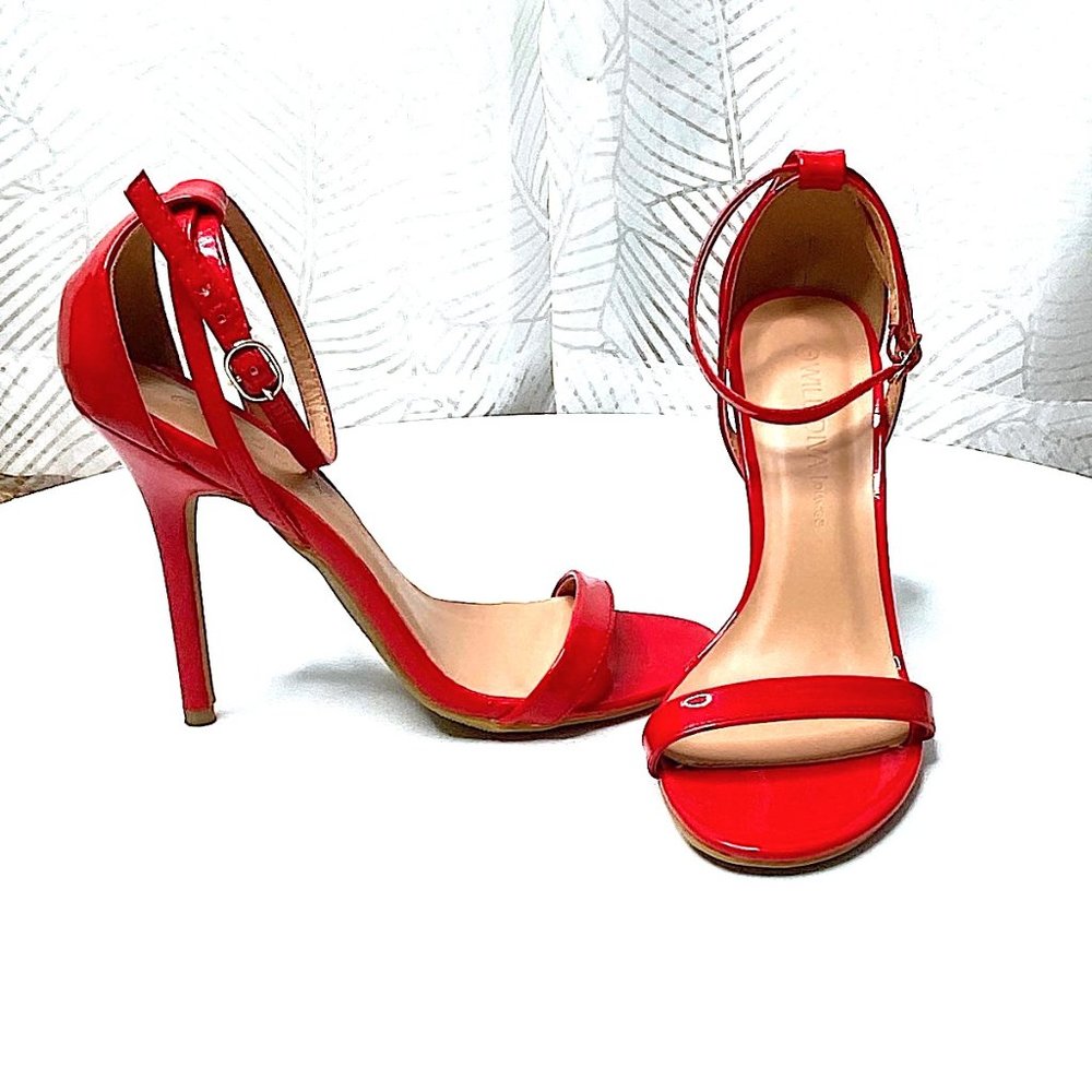 New Wild Diva lounge strappy stiletto heels
